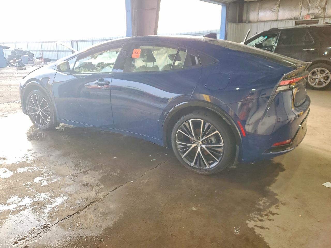 2025 Toyota Prius Le - Фото 2