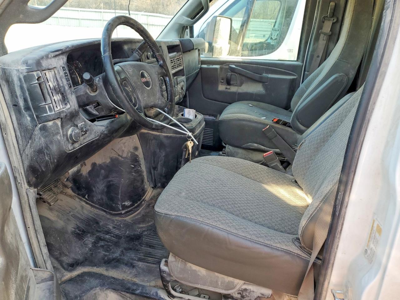 2023 GMC Savana Delivery Truck - Фото 7