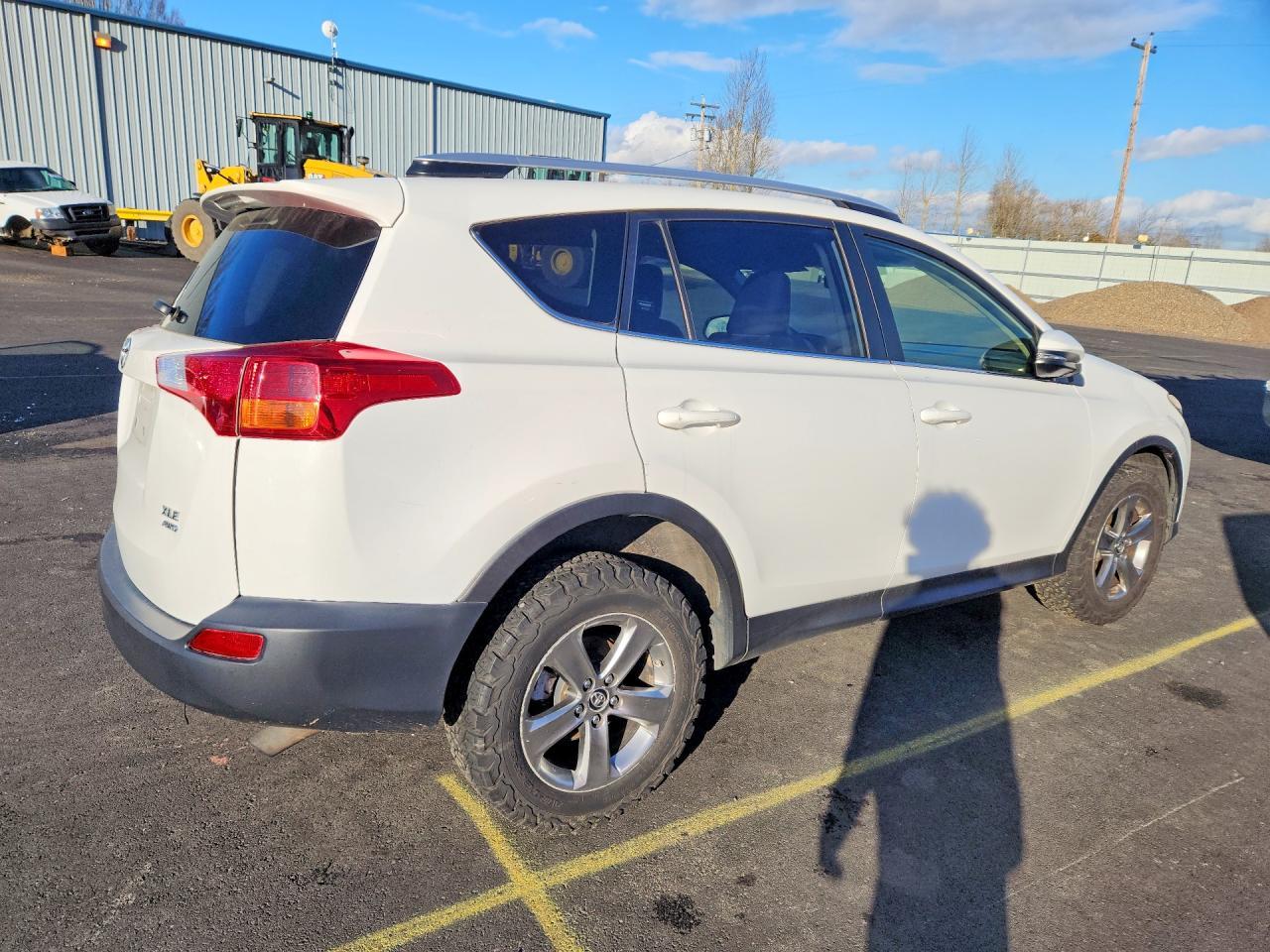 2015 Toyota Rav4 Xle - Image 3