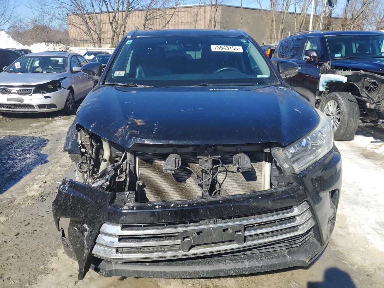 2018 Toyota Highlander Limited Platinum - Image 5