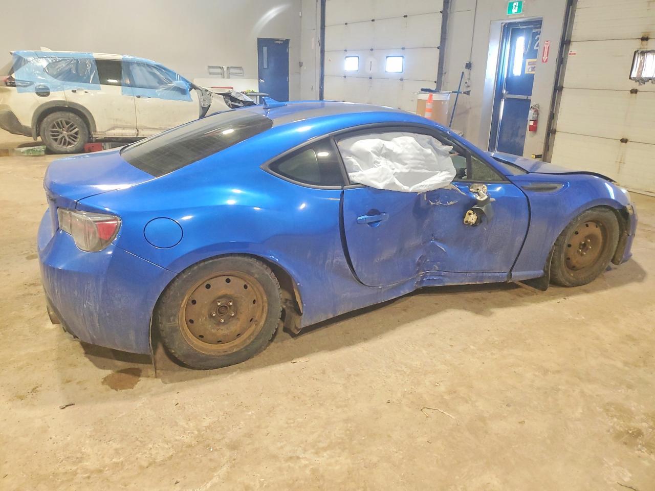 2013 Subaru Brz 2Dr - Фото 3