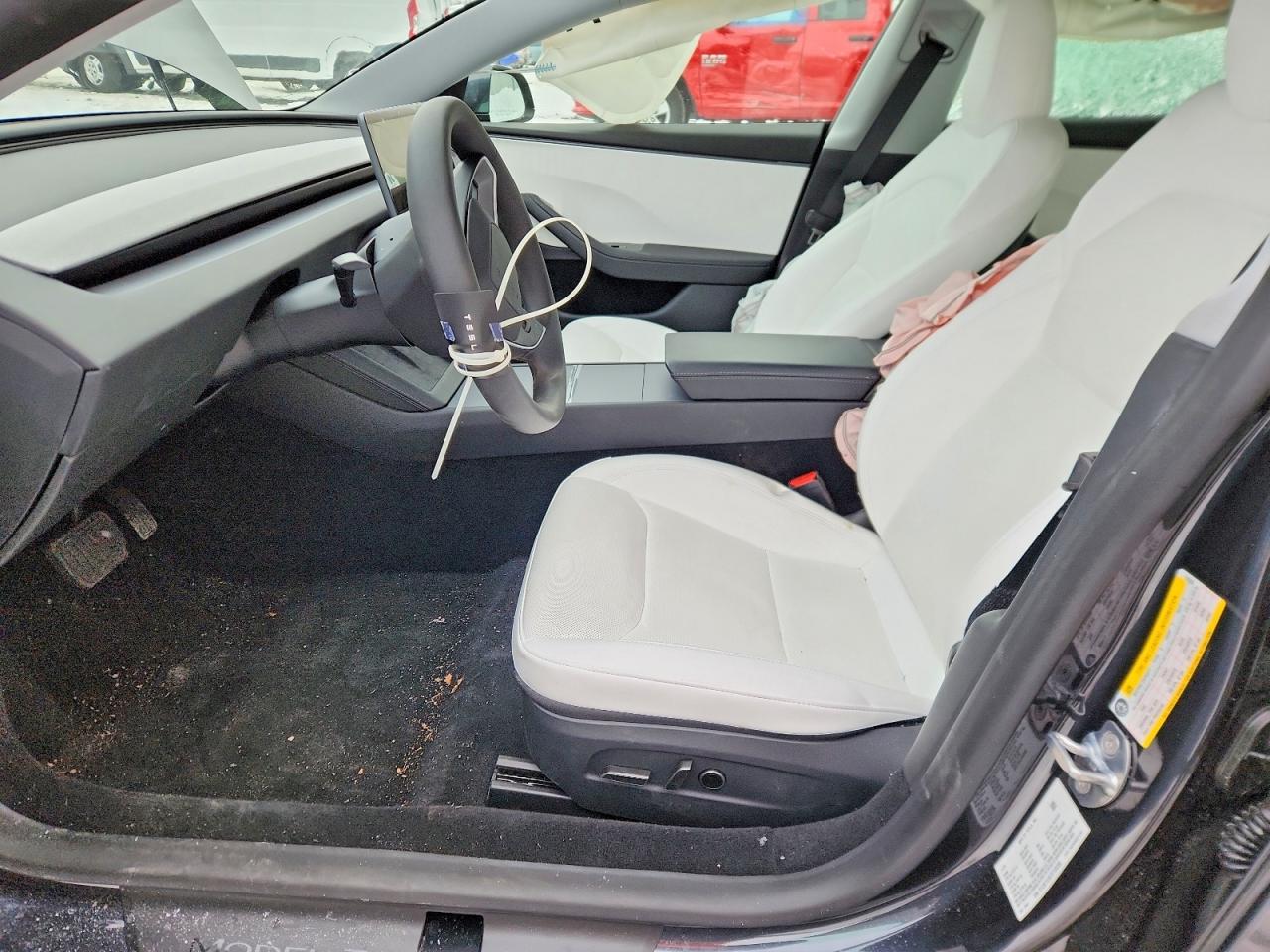 2026 Tesla Model 3 - Фото 7