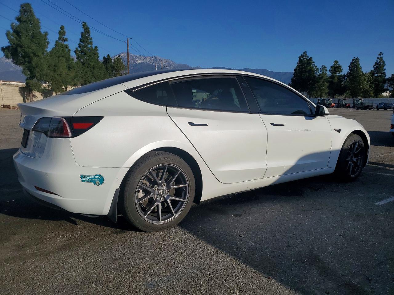 2021 Tesla Model 3 - Фото 3