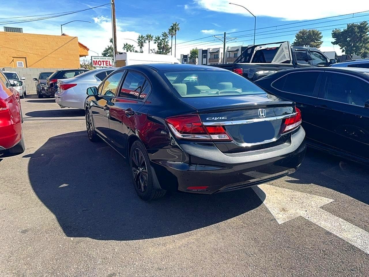 2013 Hond Civic Lx Black - Image 3