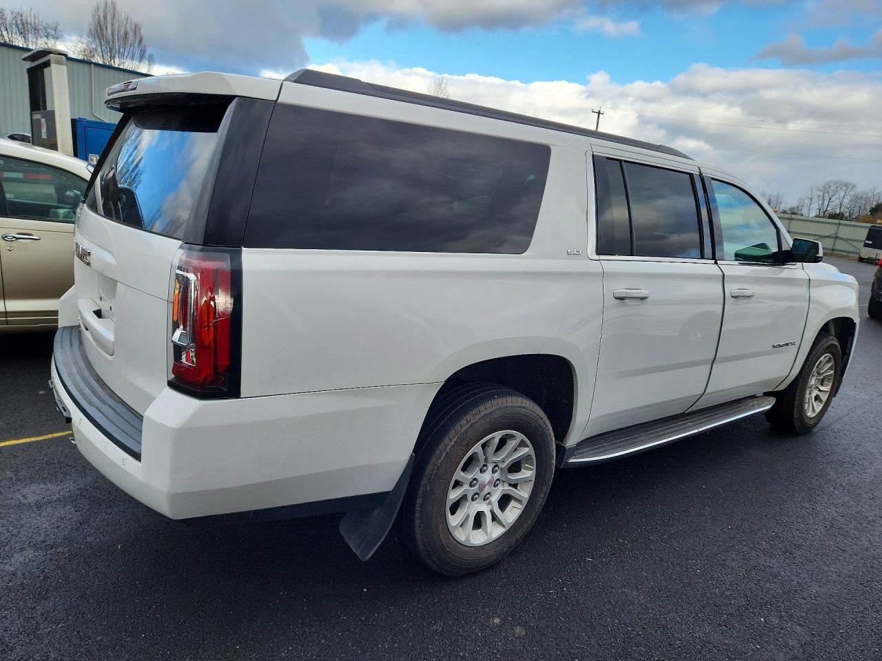 2017 GMC Yukon Xl K1500 Slt - Image 3