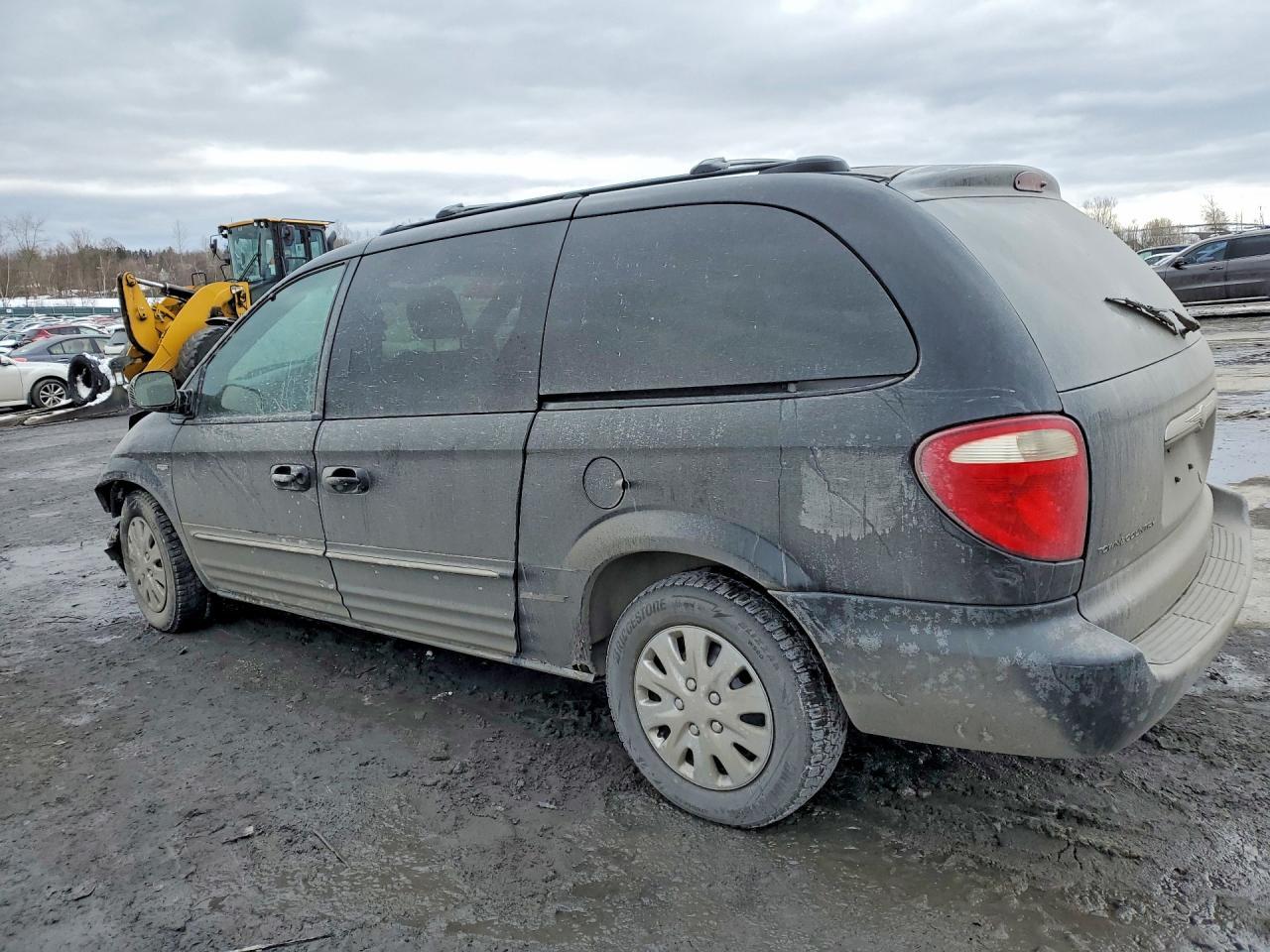2004 Chrysler Town & Country Touring - Фото 2