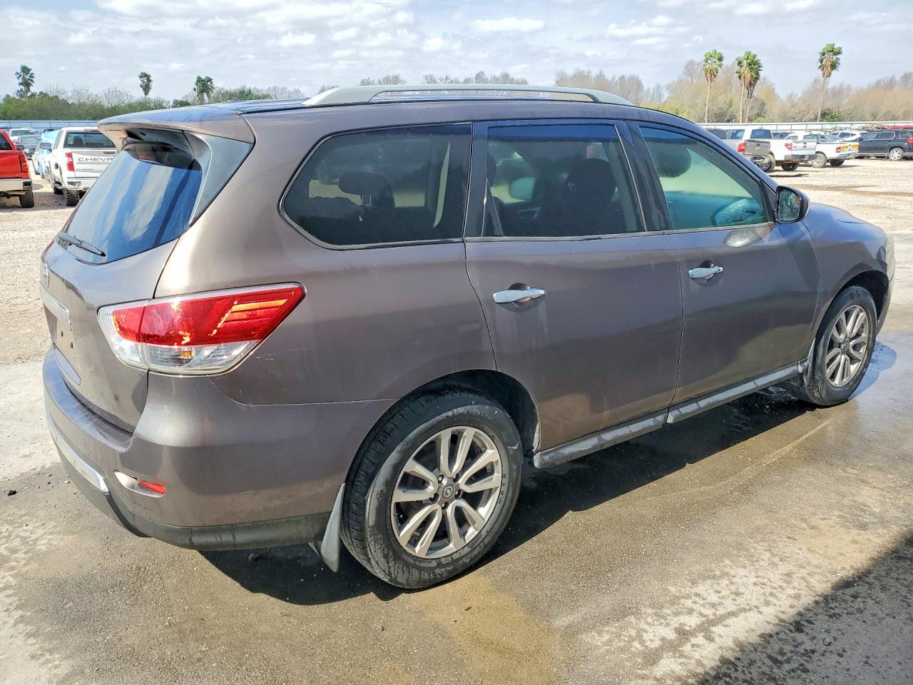 2015 Nissan Pathfinder S - Фото 3