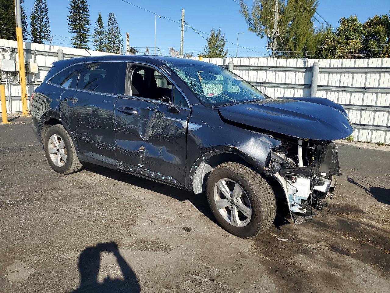 2022 Kia Sorento Lx - Image 4