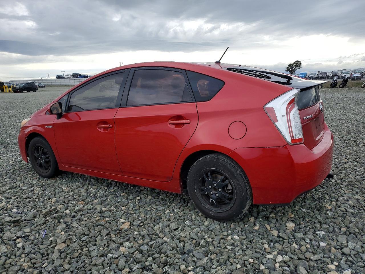 2013 Toyota Prius Two - Фото 2