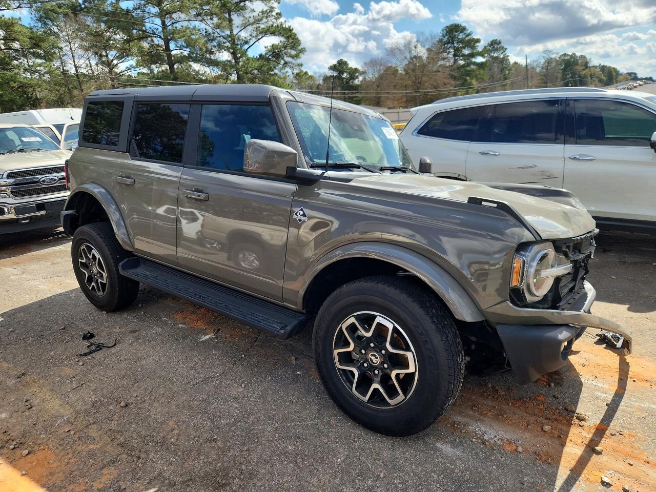 2025 Ford Bronco Outer Banks - Фото 4