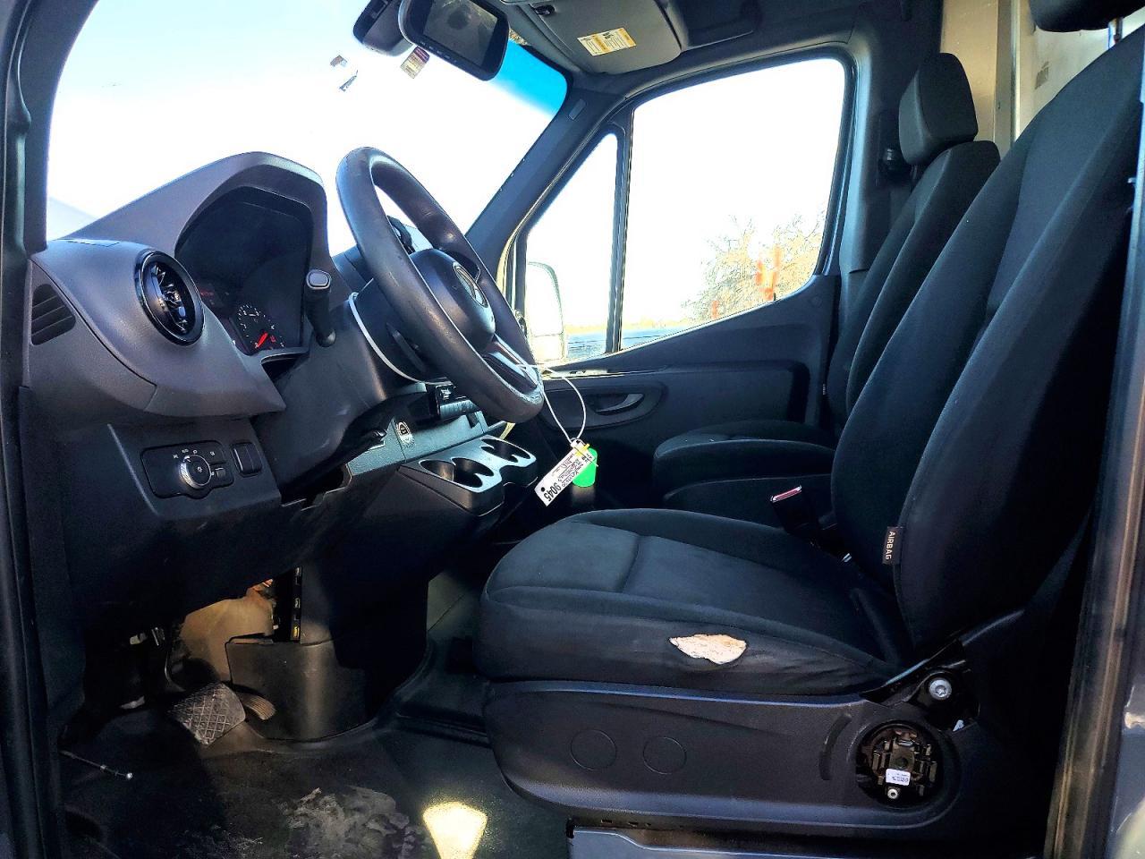 2019 Mercedes Benz Sprinter 2500 Delivery Van - Фото 7