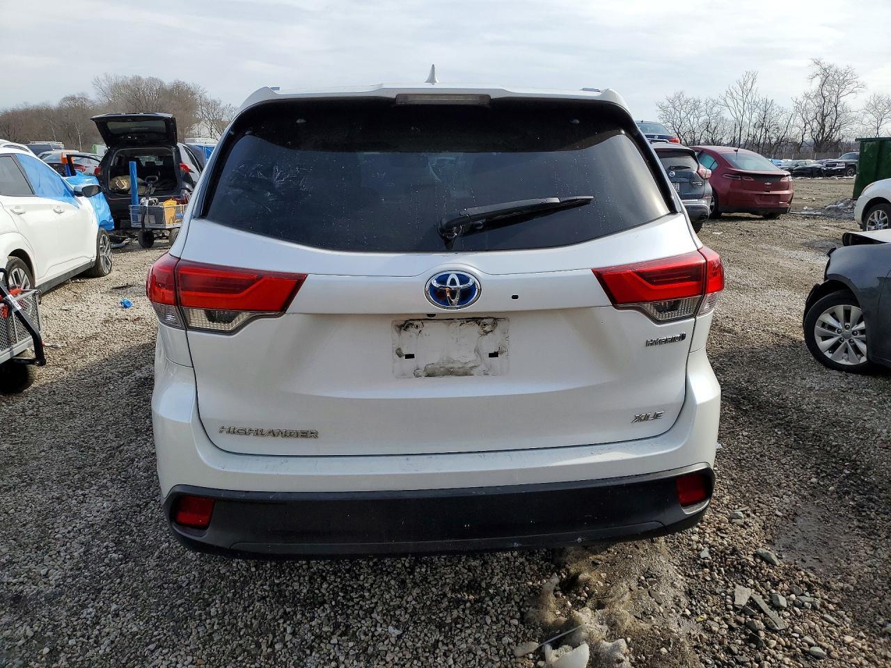2019 Toyota Highlander Hybrid - Image 6