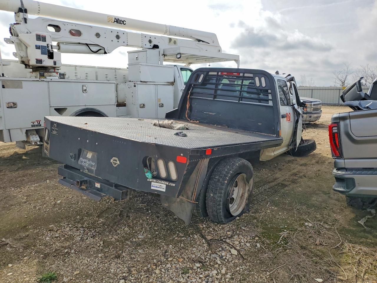 2020 Ram 5500 Flatbed Truck - Фото 3