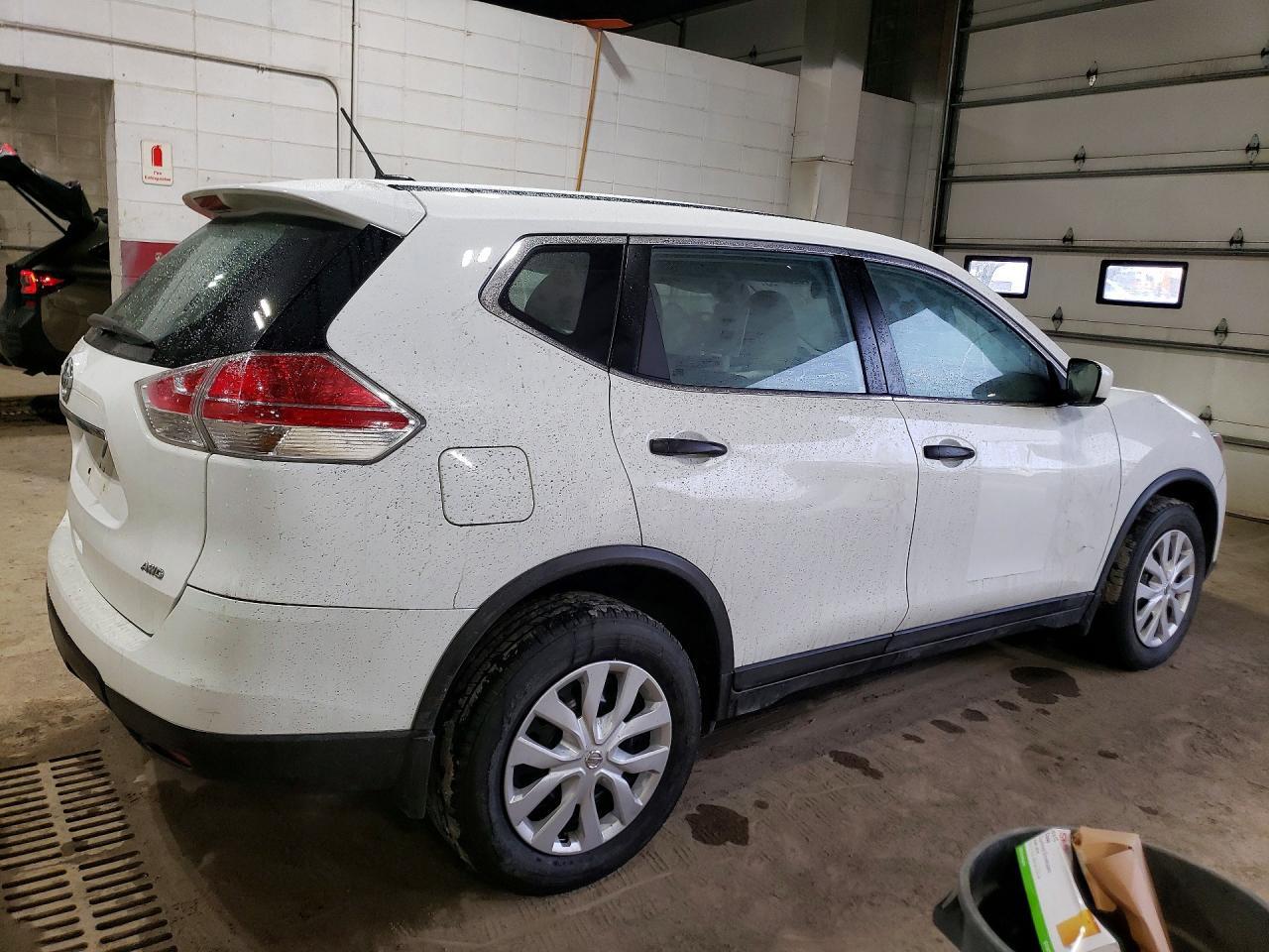 2016 Nissan Rogue S - Фото 3