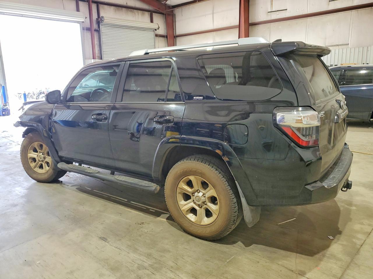 2018 Toyota 4Runner Sr5 - Image 2