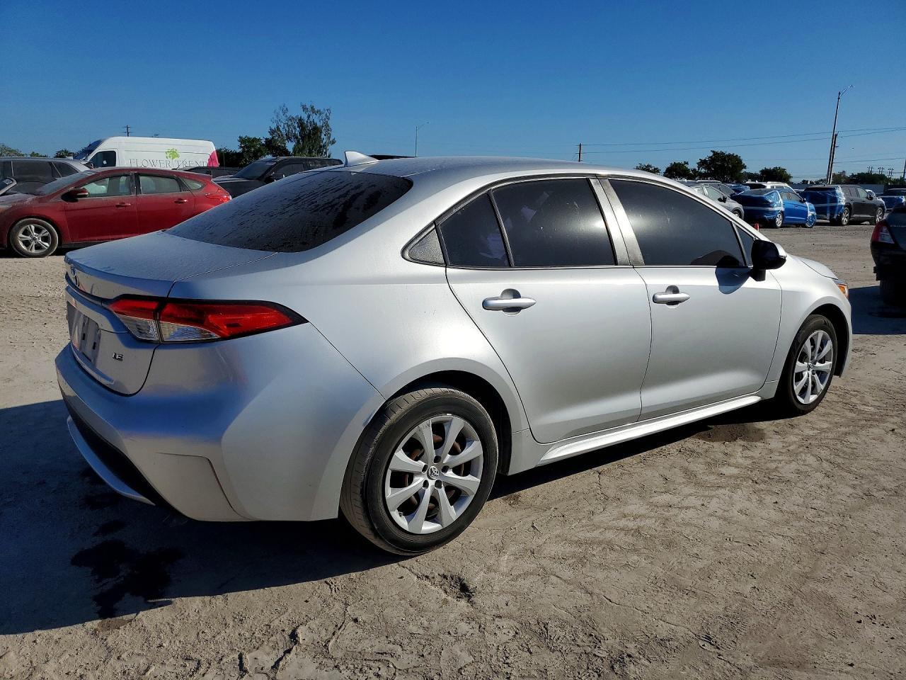 2022 Toyota Corolla Le - Фото 3