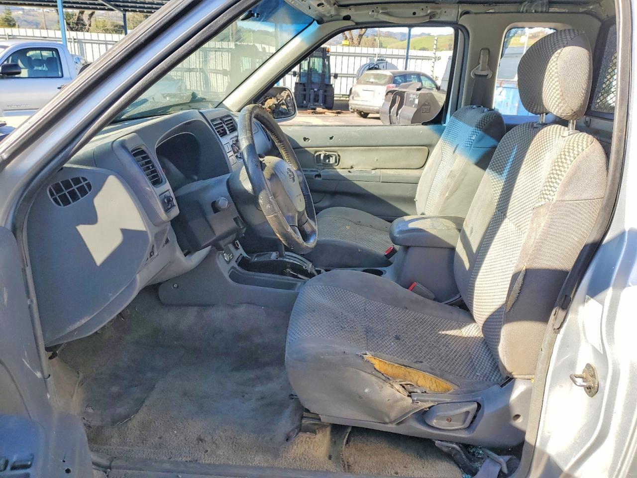 2001 Nissan Frontier Flatbed Truck - Image 7
