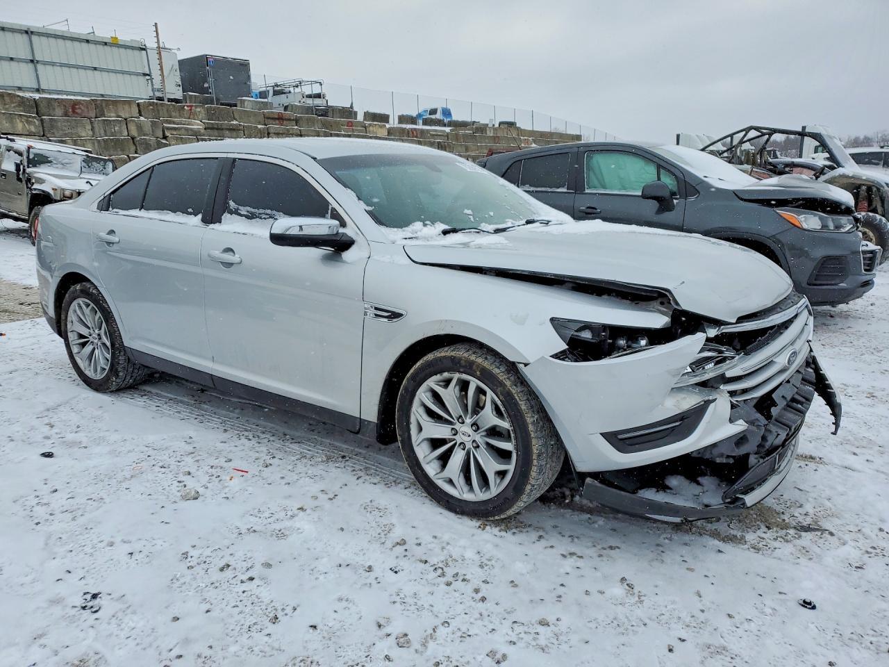 2015 Ford Taurus Limited - Фото 4