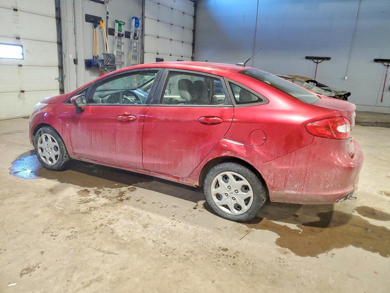 2011 Ford Fiesta Se - Image 2