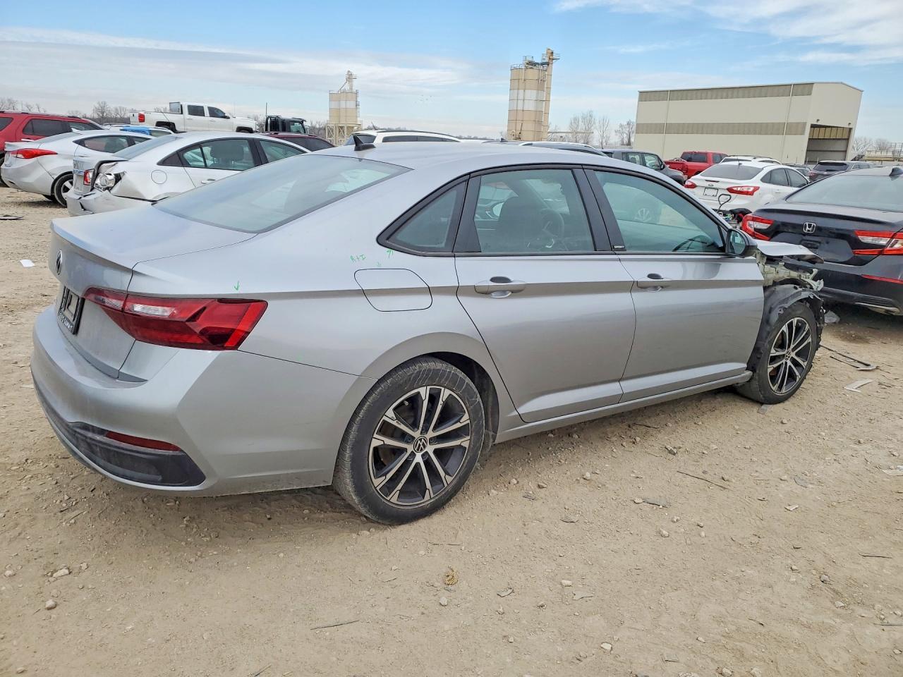 2023 Volkswagen Jetta Sport - Фото 3