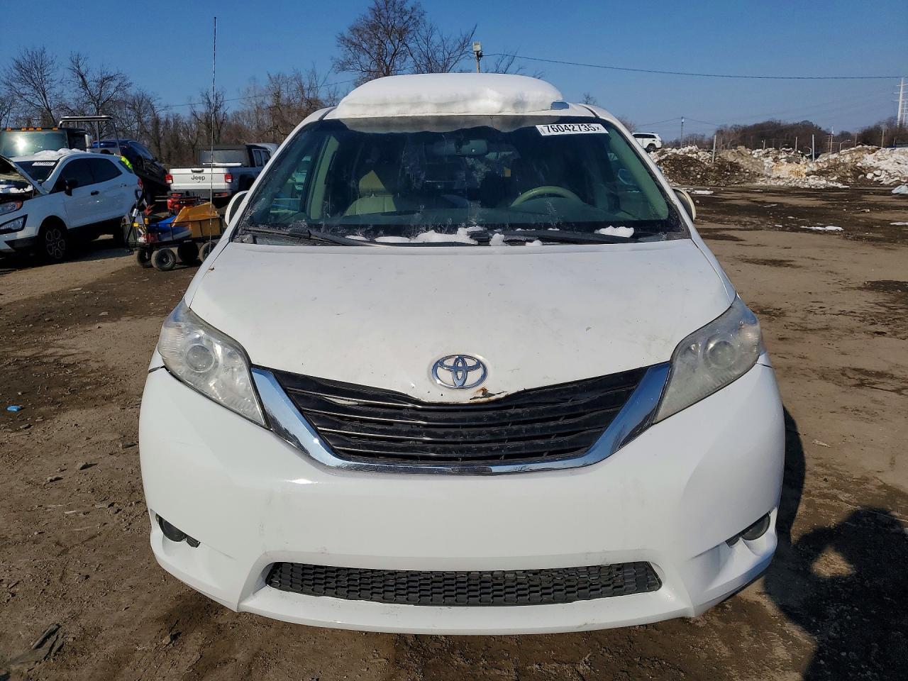 2011 Toyota Sienna Le - Image 5