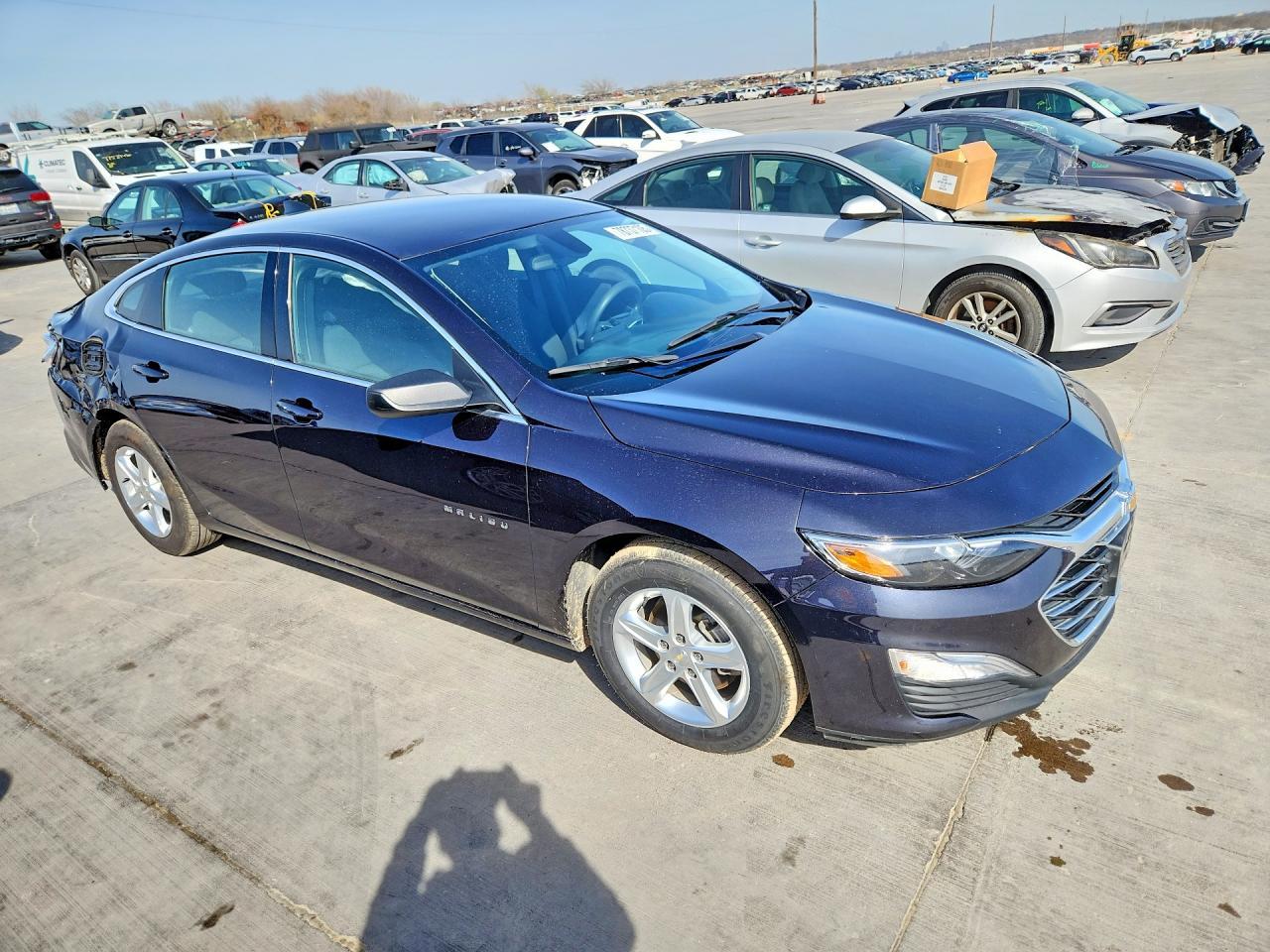 2022 Chevrolet Malibu Ls - Фото 4