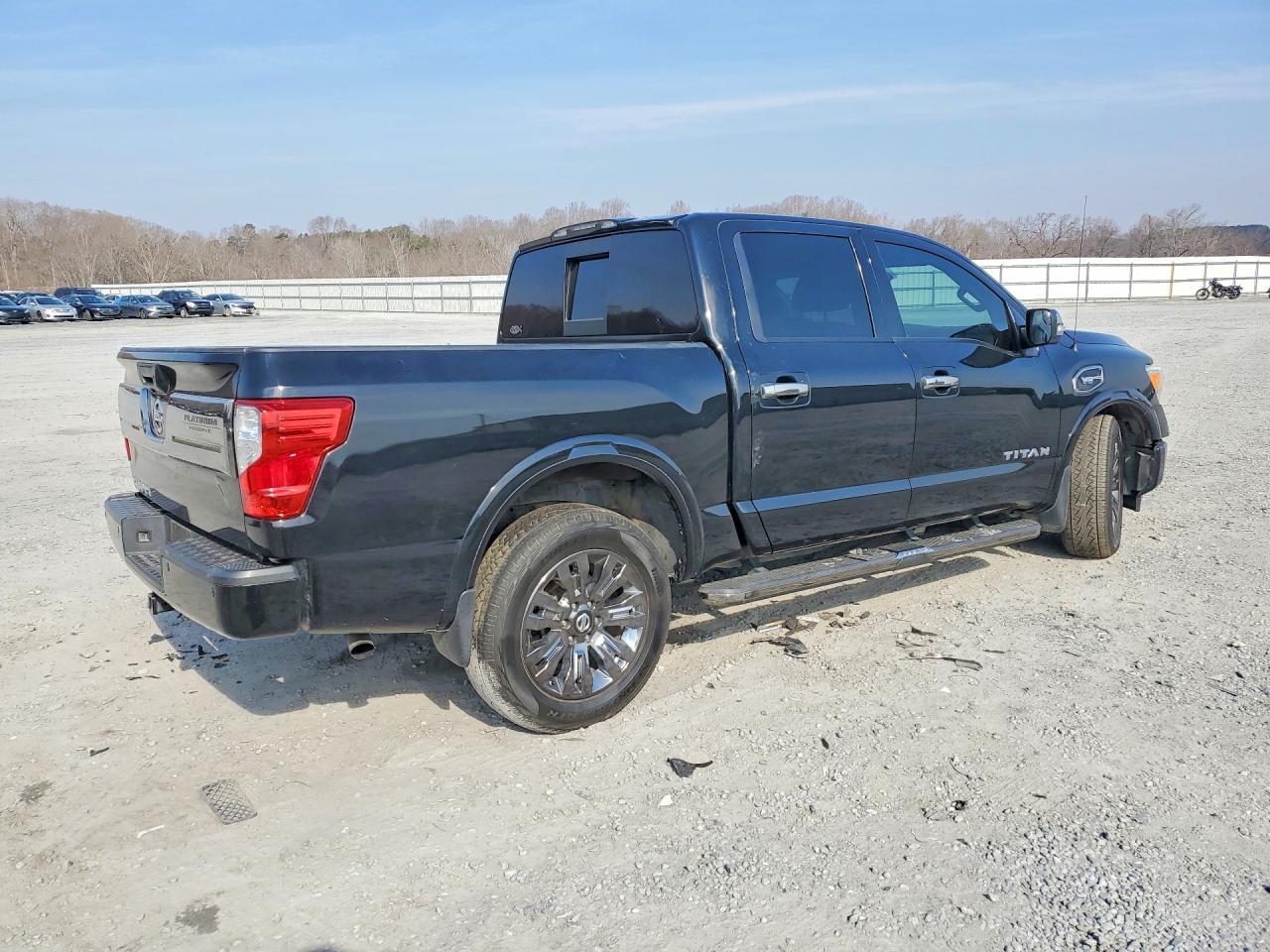 2017 Nissan Titan Sv - Фото 3