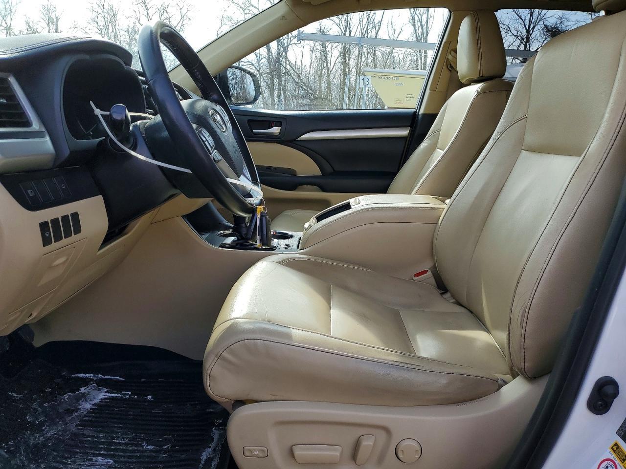 2019 Toyota Highlander Hybrid - Image 7