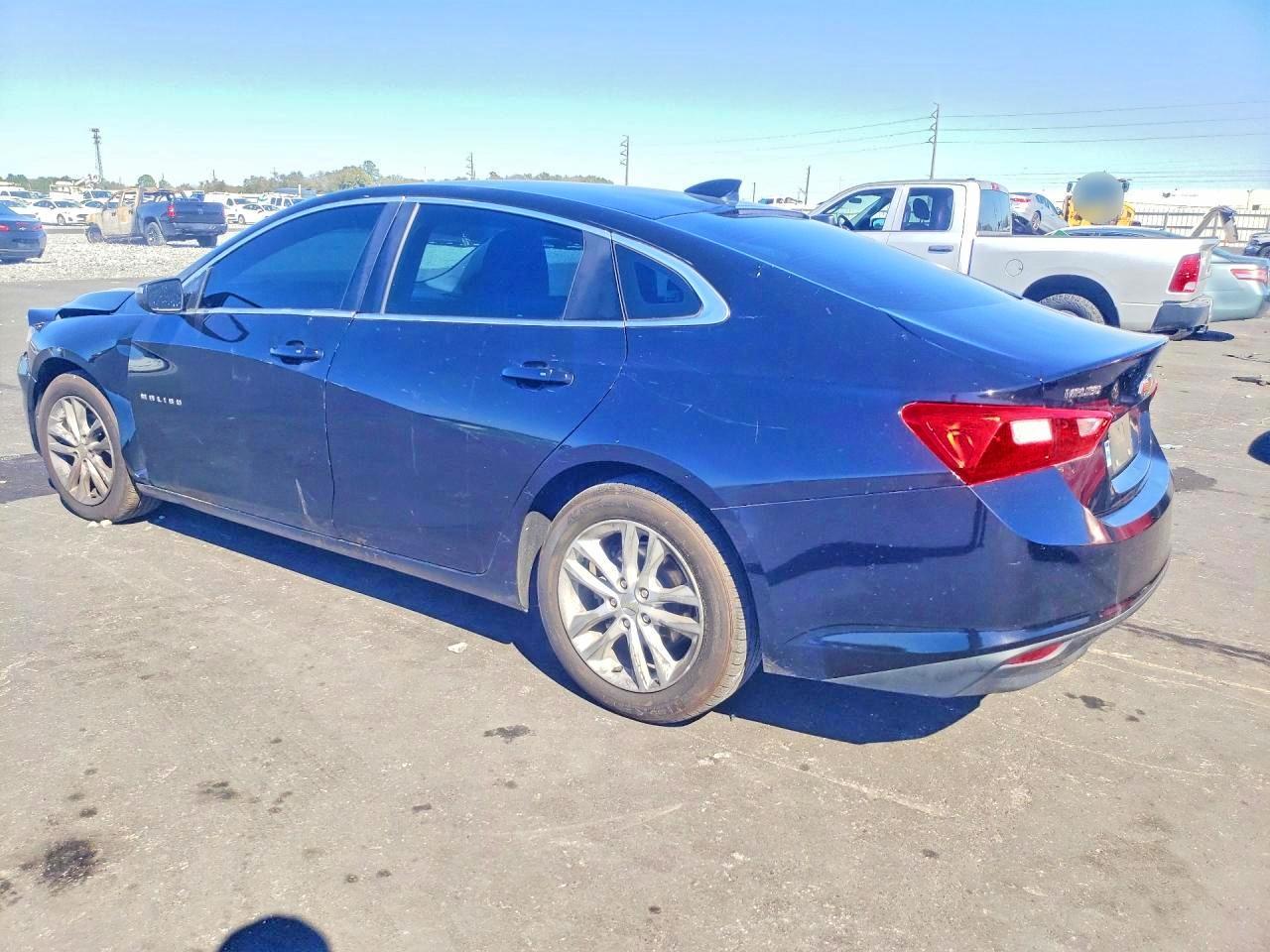 2017 Chevrolet Malibu Lt - Фото 2