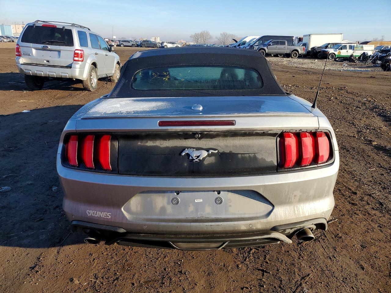 2022 Ford Mustang - Фото 6