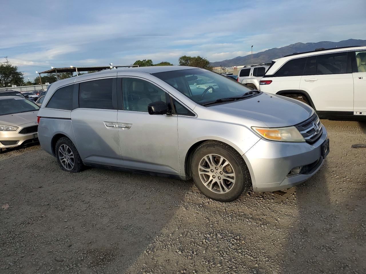 2011 Honda Odyssey - Image 4