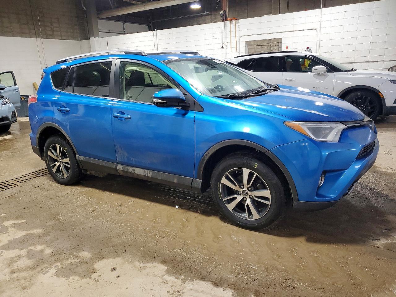 2017 Toyota Rav4 Xle - Фото 4