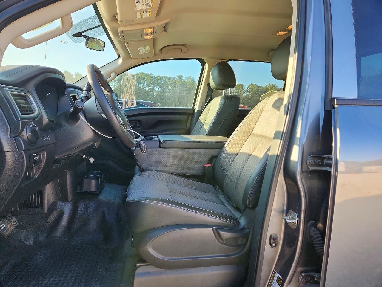 2017 Nissan Titan S - Фото 7