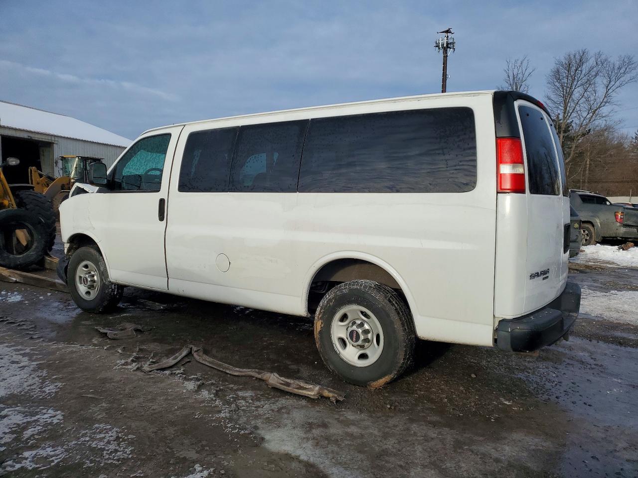 2012 GMC Savana G2500 Ls - Image 2