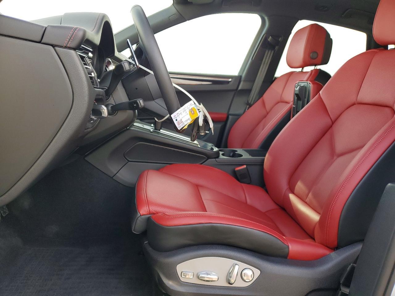 2025 Porsche Macan Base - Фото 7