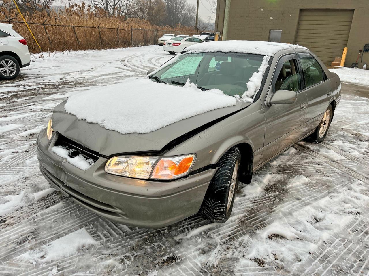 2000 Toyota Camry Le - Image 2