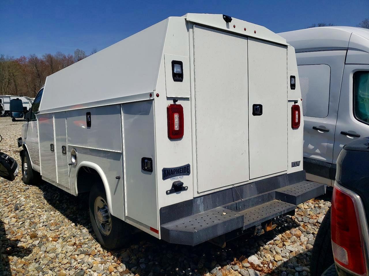 2023 Chevrolet Express G3500 - Фото 2