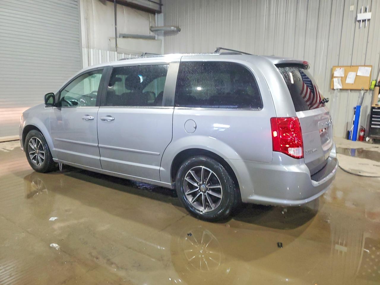 2017 Dodge Grand Caravan Sxt - Фото 2