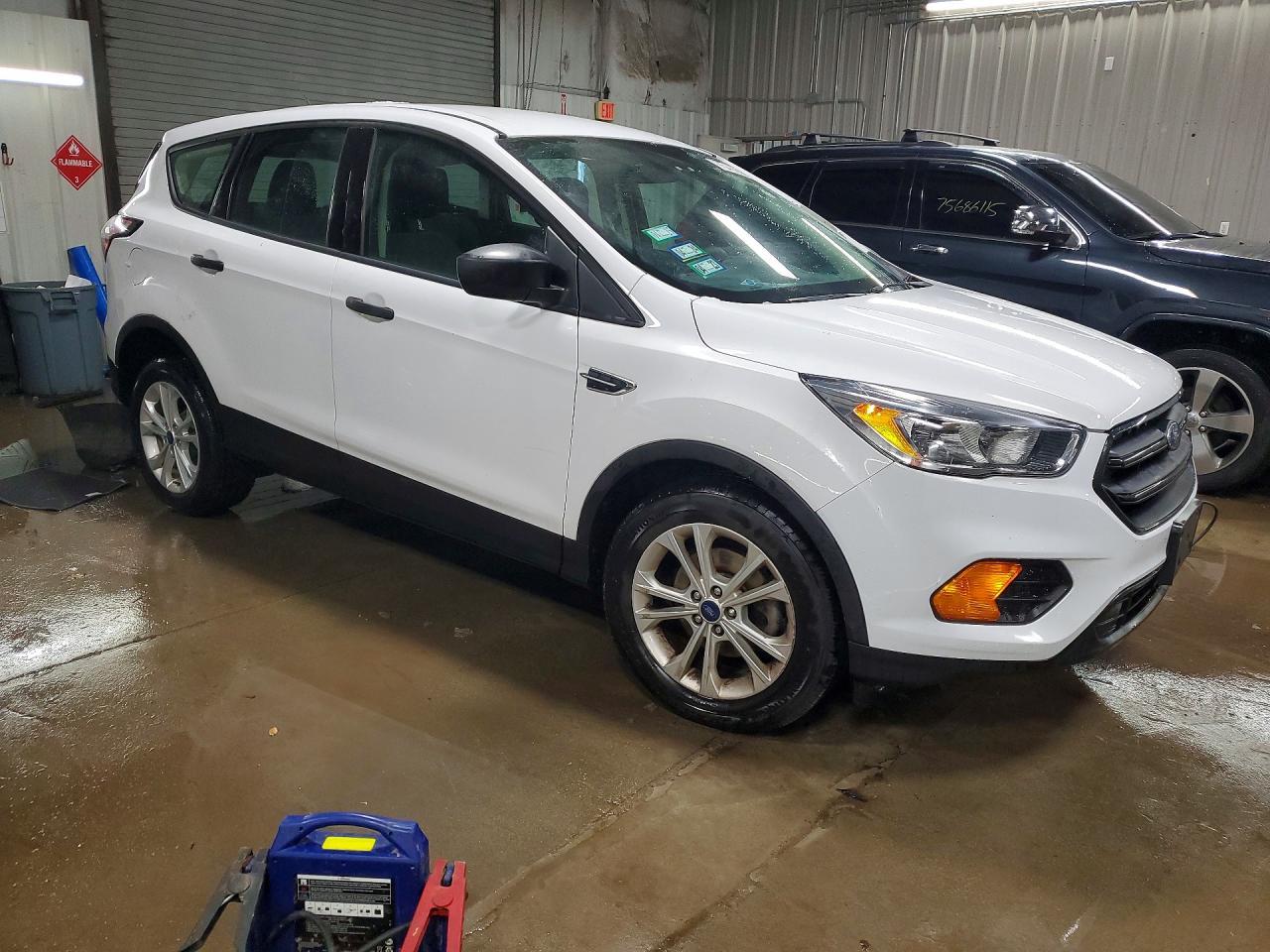 2017 Ford Escape - Фото 4