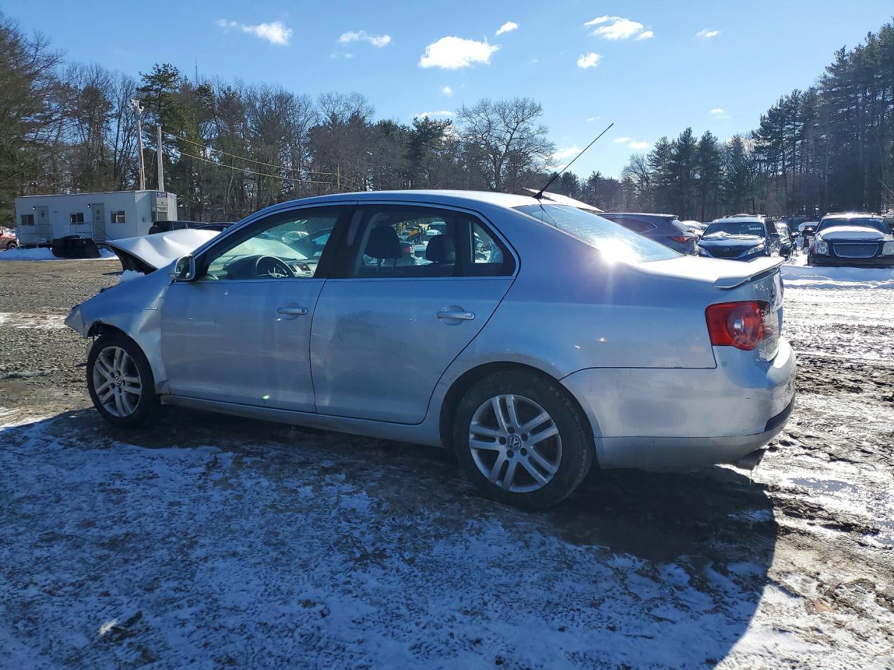 2007 Volkswagen Jetta Wolfsburg - Image 2