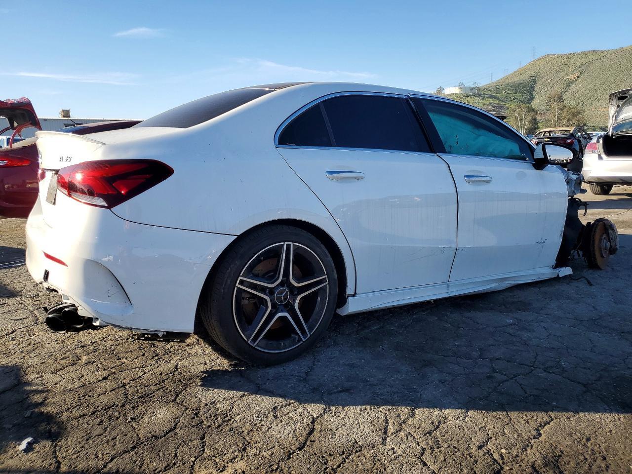 2021 Mercedes-Benz A 35 Amg - Фото 3