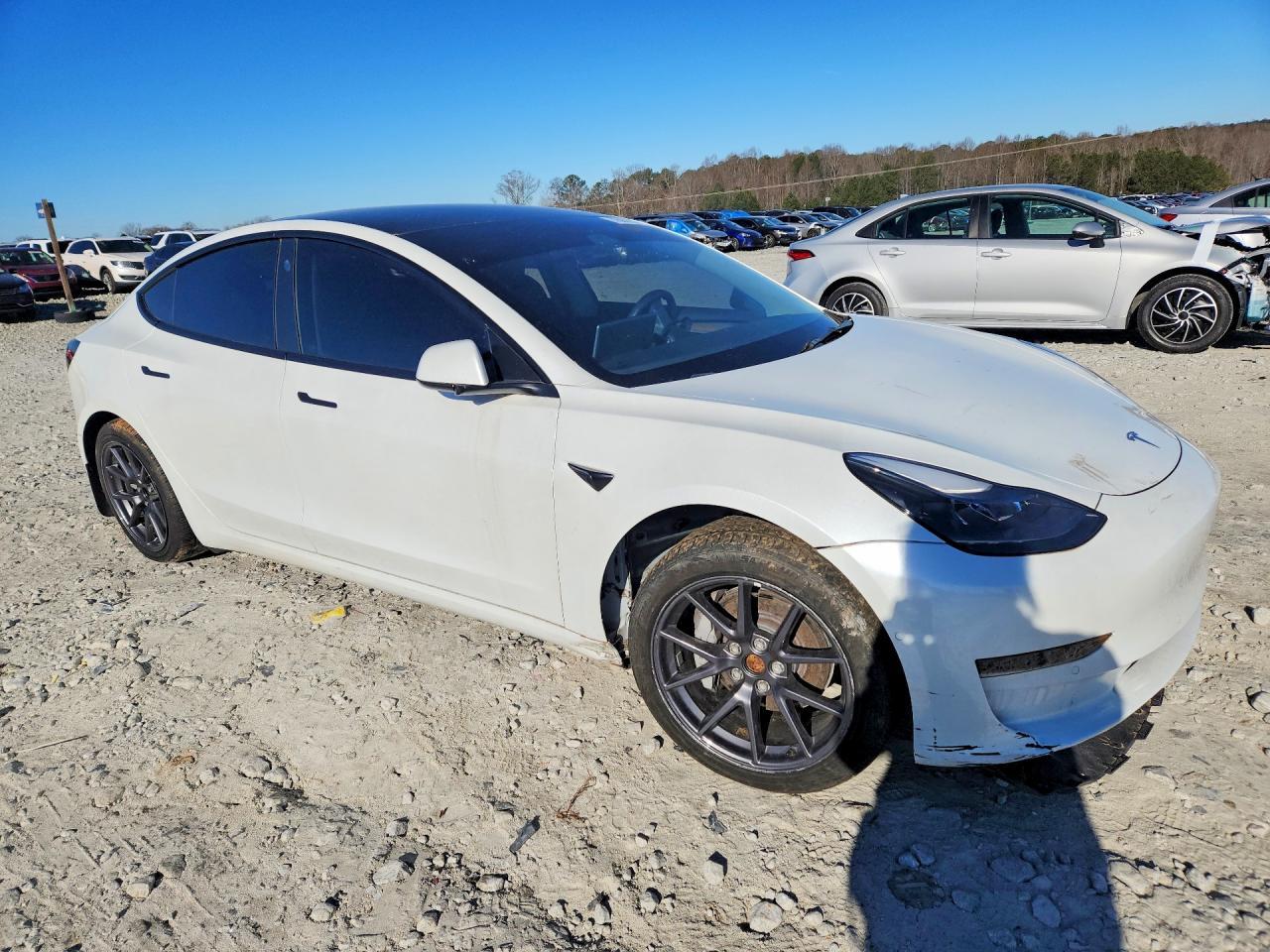 2022 Tesla Model 3 - Image 4