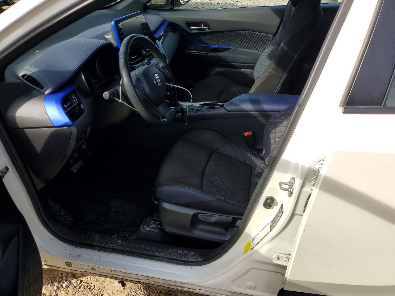 2020 Toyota C-Hr Xle - Image 7