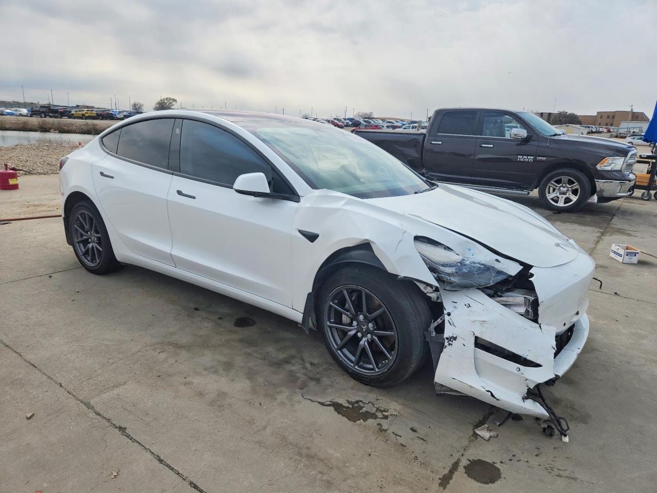 2018 Tesla Model 3 - Фото 4