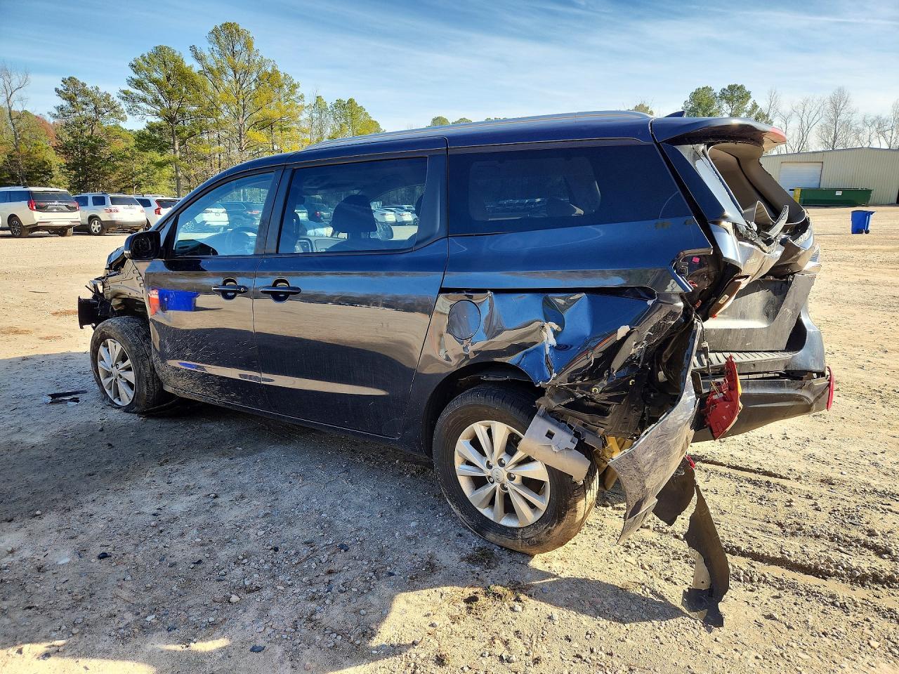 2016 Kia Sedona Lx - Фото 2