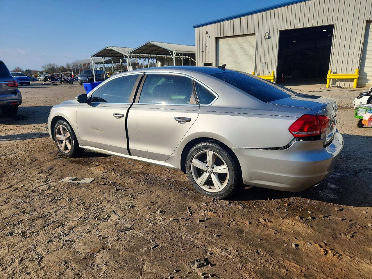 2012 Volkswagen Passat Se - Фото 2