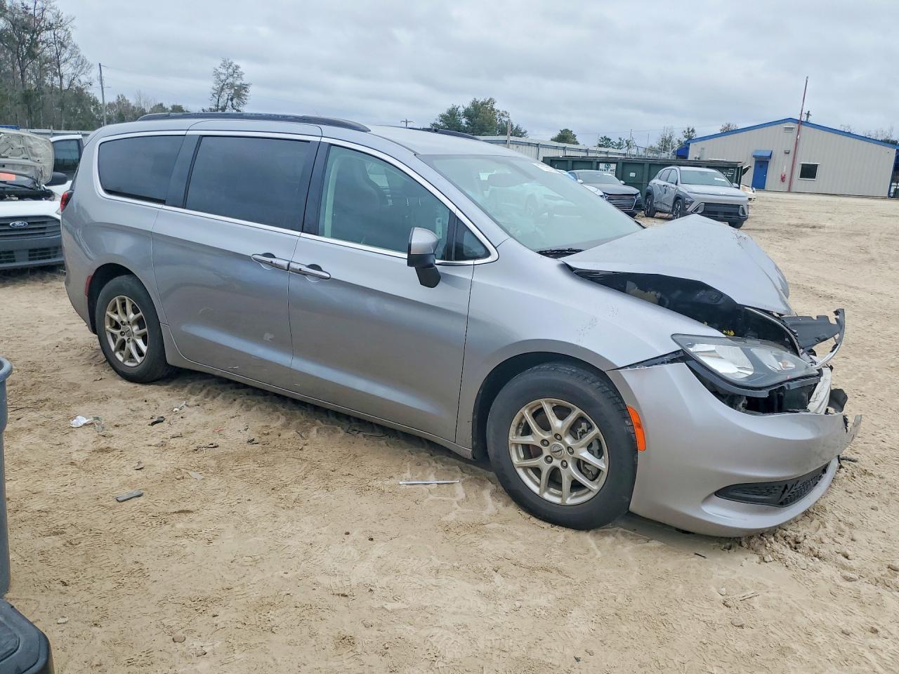 2021 Chrysler Voyager Lxi - Фото 4