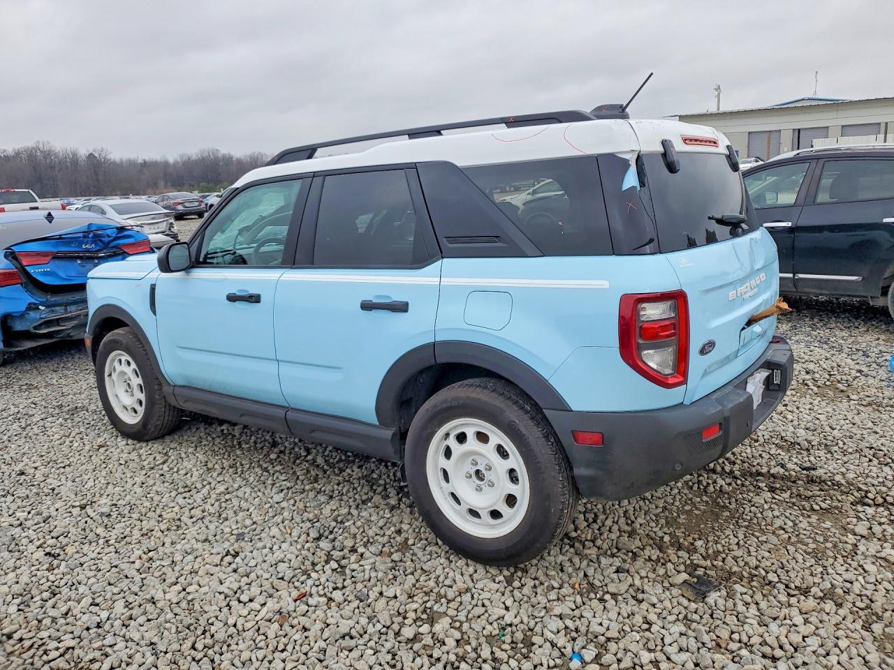 2025 Ford Bronco Sport Heritage - Image 2