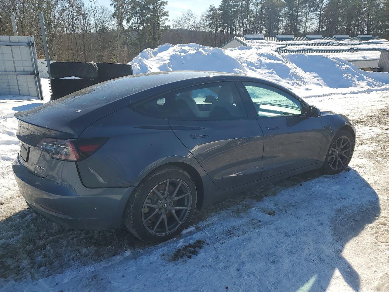 2020 Tesla Model 3 - Фото 3