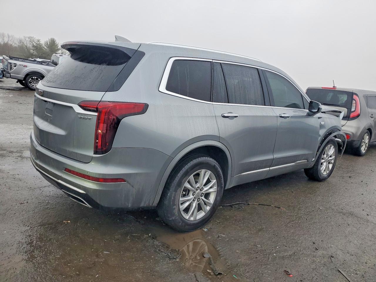 2024 Cadillac Xt6 Luxury - Image 3